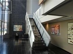 Building Photo - 33 Charles St E