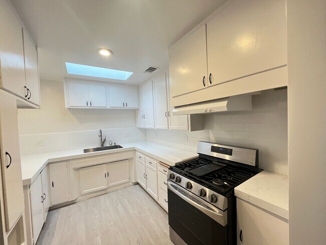 Foto del edificio - Newly Renovated Home Off Foothill Dr. Close to Cal Poly