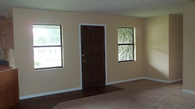 Building Photo - 8451 San Marcos Dr