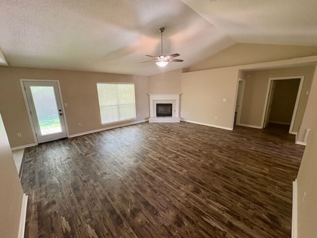 Building Photo - Indian Woods Home with a Cozy Fireplace & Stainless Steel Appliances!