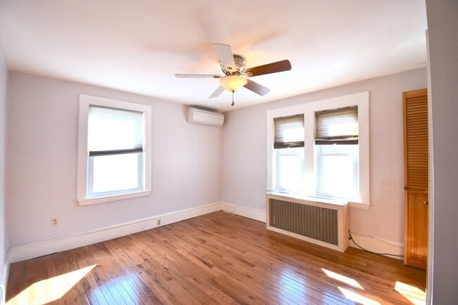 Building Photo - 12 Parmenter Pl