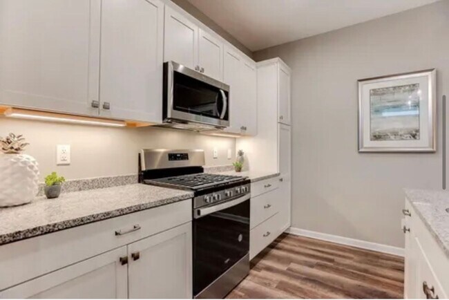 Foto del edificio - Beautiful 4BR/3BA Ramsey Townhome Available Soon!!