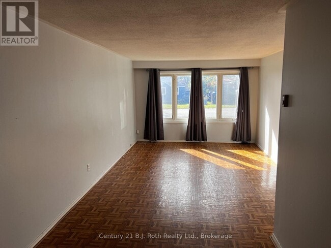 Building Photo - 520 High St