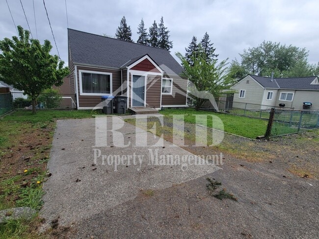 Building Photo - Centrally Located Bremerton Home With Partial View of Sinclair Inlet from Deck