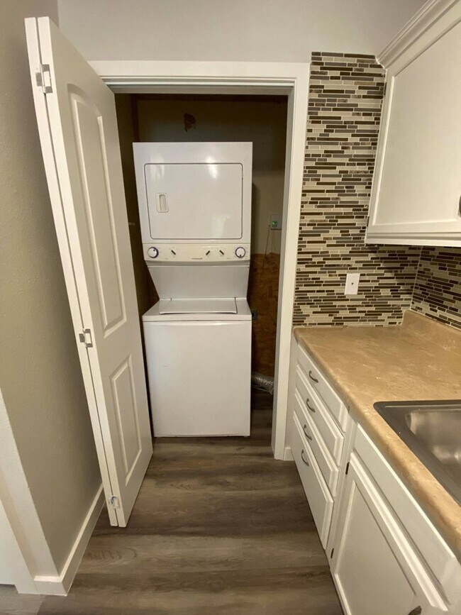 Foto del edificio - 518 Wigwam Ln