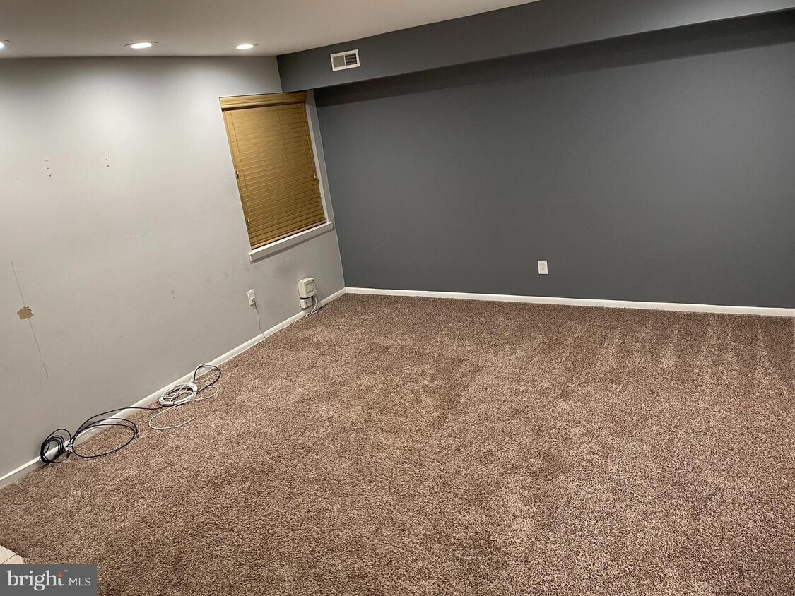 Foto principal - 4933 Oxford Ct