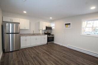 Building Photo - 14311 Rte 9W