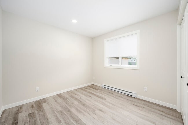 Building Photo - 354 Edison Ave
