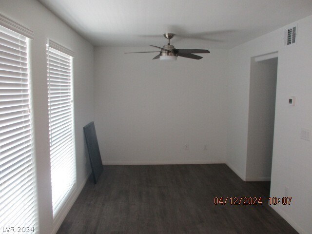 Building Photo - 2221 W Bonanza Rd