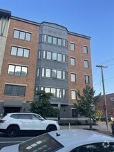 Building Photo - 701 Monroe St