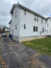 Building Photo - 1029 W 10th St