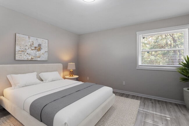 Building Photo - Beautiful Townhouse Near Downtown Clayton