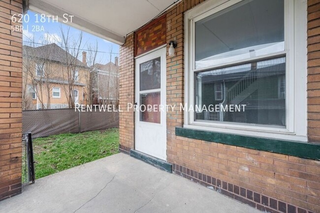 Building Photo - 620 18th St