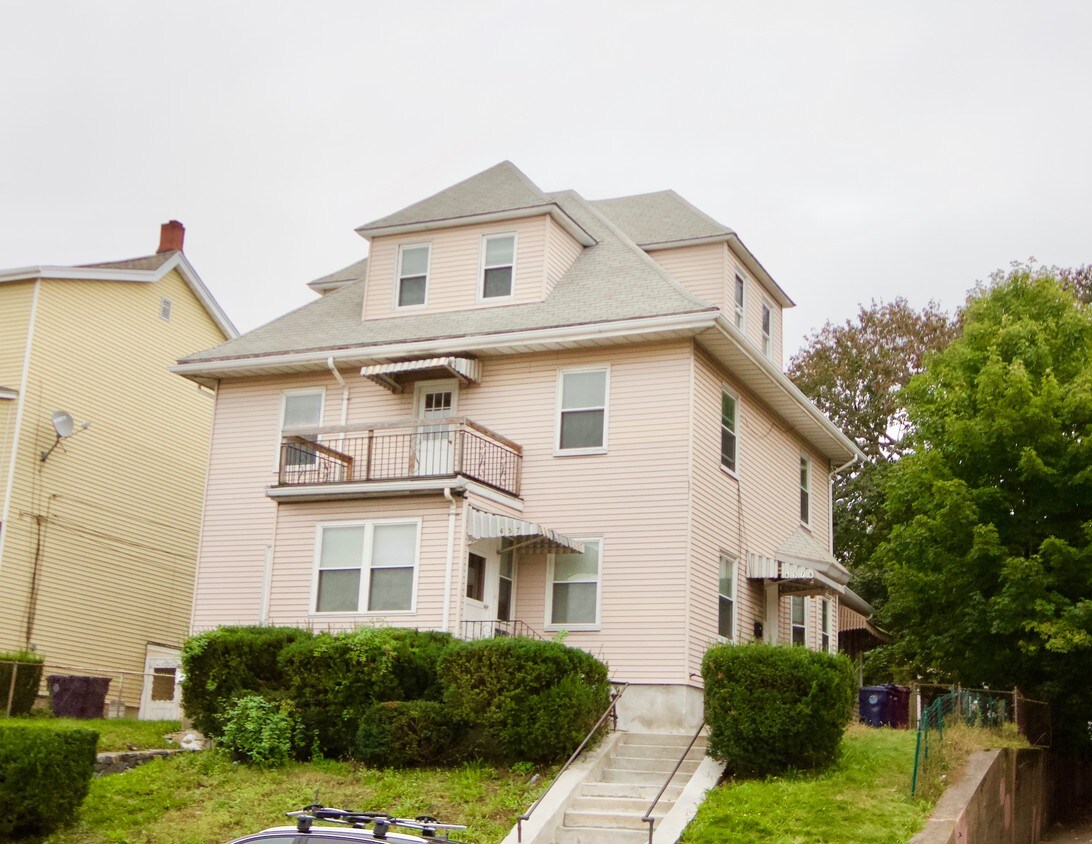 657 Broadway, Everett, MA 02149 657 Broadway Everett, MA Apartments