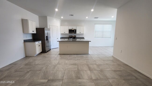 Building Photo - 103 S Collier Ln