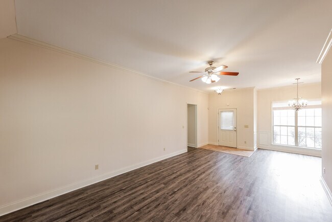 Building Photo - 5460 Virginia Way