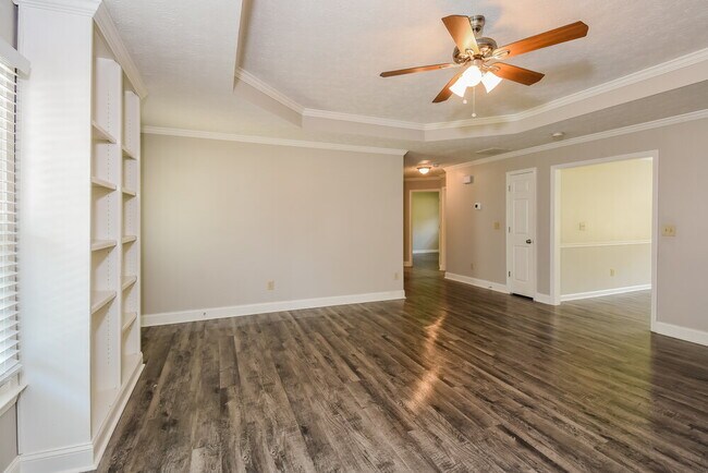 Building Photo - 1290 Shamrock Hill Cir