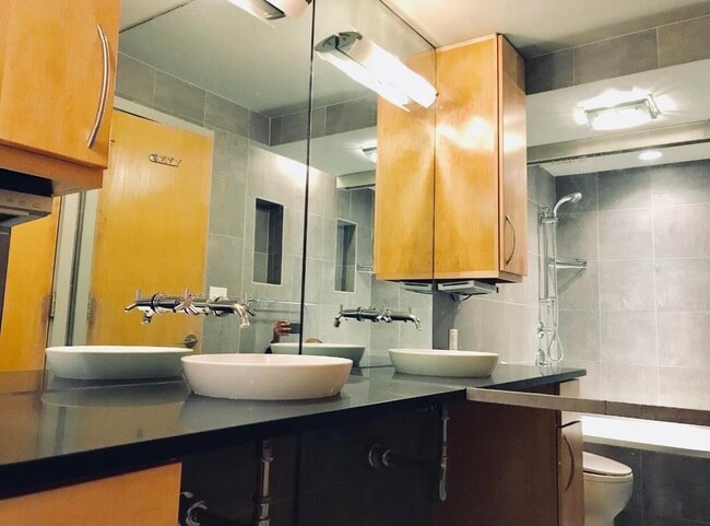 Building Photo - 1531 Packard St