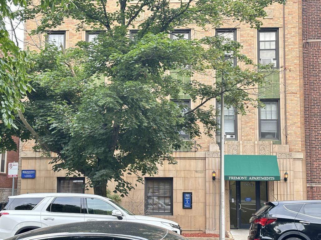 Foto principal - 3834 N Fremont