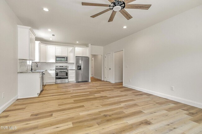 Foto del edificio - 703 Swadley Rd