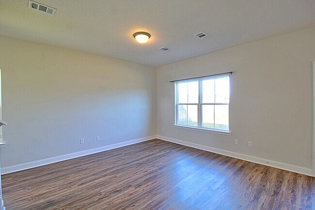 Building Photo - 106 Centennial Ct