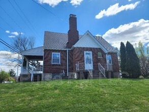 Building Photo - 3507 Wolf Rd