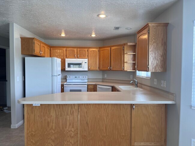 Building Photo - 1024 W 1360 S