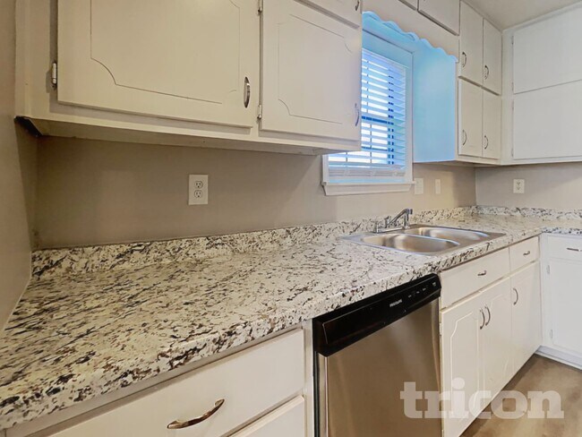 Building Photo - 11069 Hunters Ln