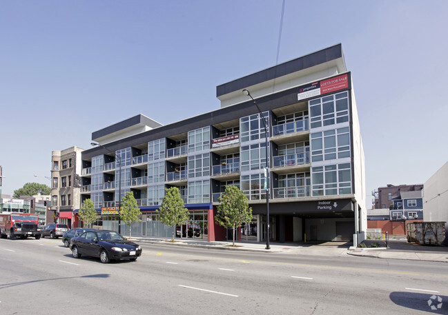 Primary Photo - Lincoln Park Lofts