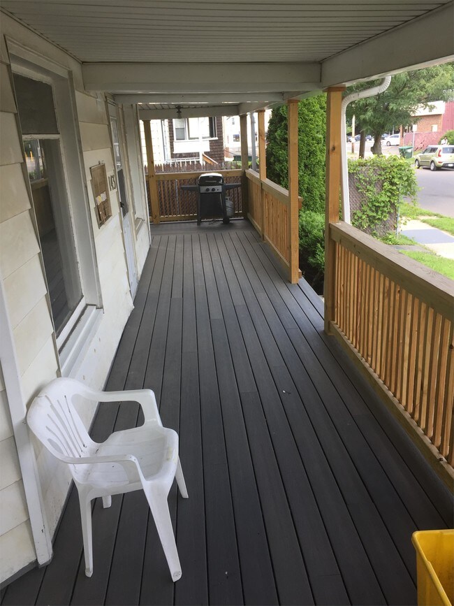 Foto del edificio - 143 Beethoven St