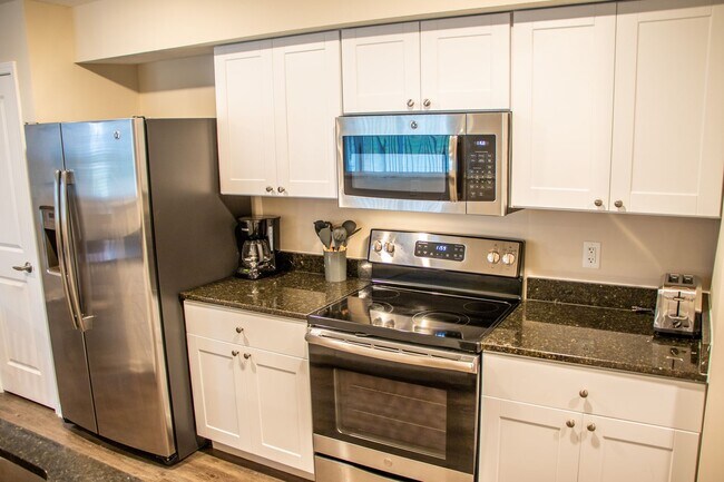 Interior Photo - The Square at Latham Park