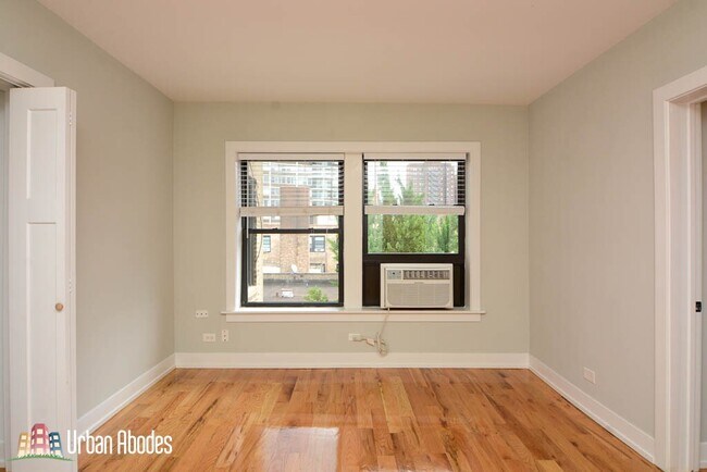 Foto del edificio - 552 W Arlington Pl