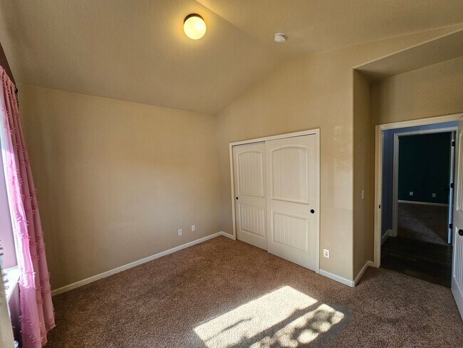 Foto del edificio - 5 Bed 4 Bath In Lorson!!!