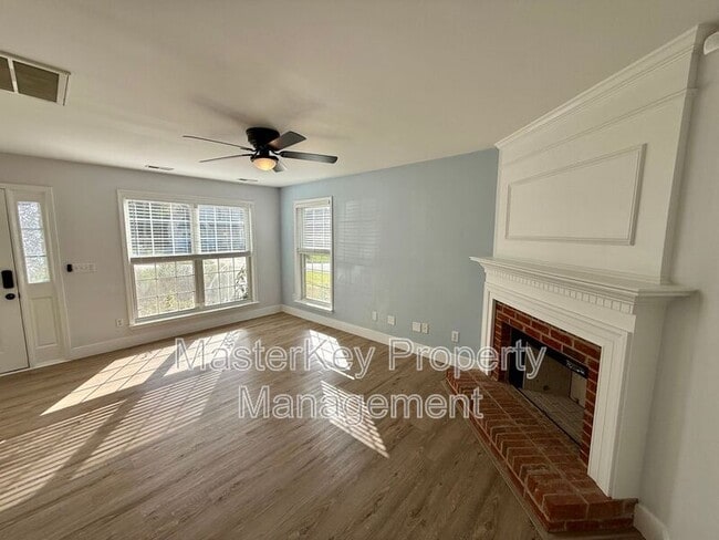 Foto del edificio - 209 Hollyhock Ln