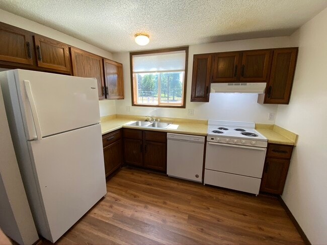 Interior Photo - 280 S Chestnut St