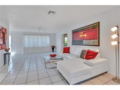 Foto del edificio - 1629 Poinsettia Ave