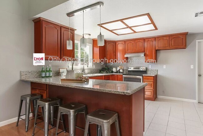 Foto del edificio - 3 br, 2 bath House - 3345 Hanks Street