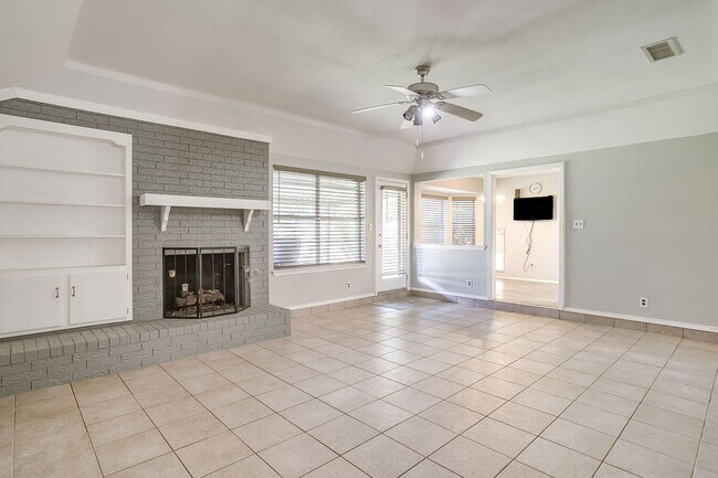Foto del edificio - Spacious 3 Bed. 2 Bath Rental Ready for New Tenants- HEB ISD- 76040