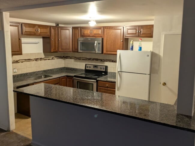 Foto del edificio - 3220 Sanders Rd