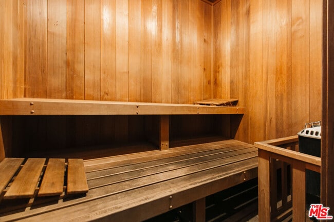 Building Photo - 5200 White Oak Ave