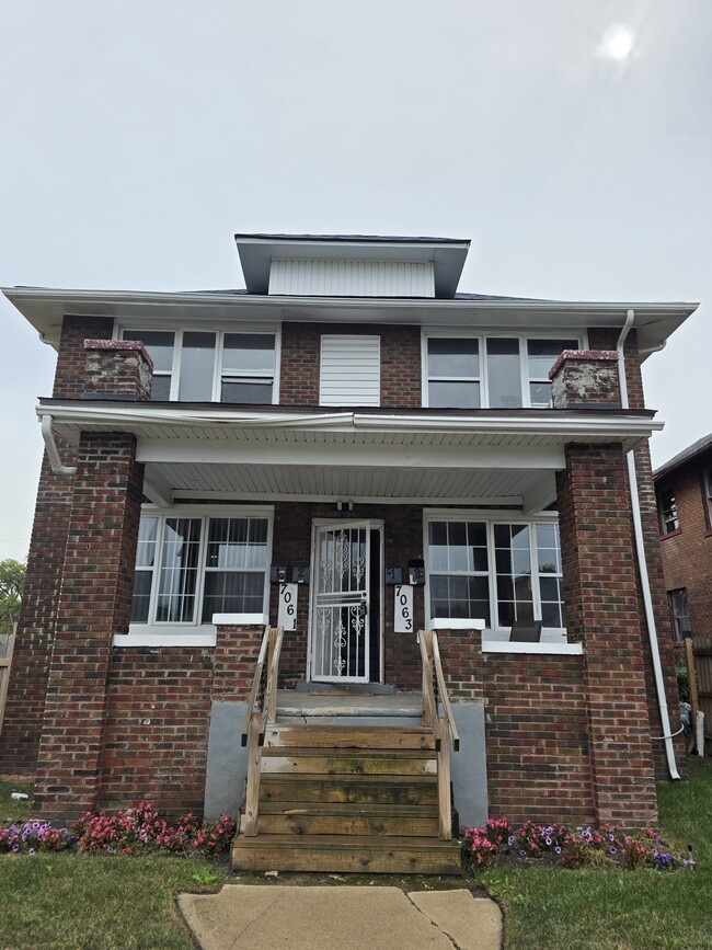 Building Photo - 7061 Elmhurst St