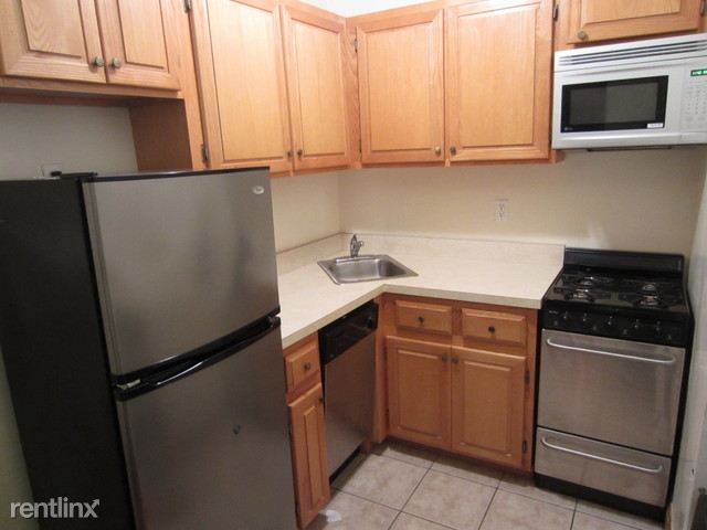 Building Photo - 206 W 85th St