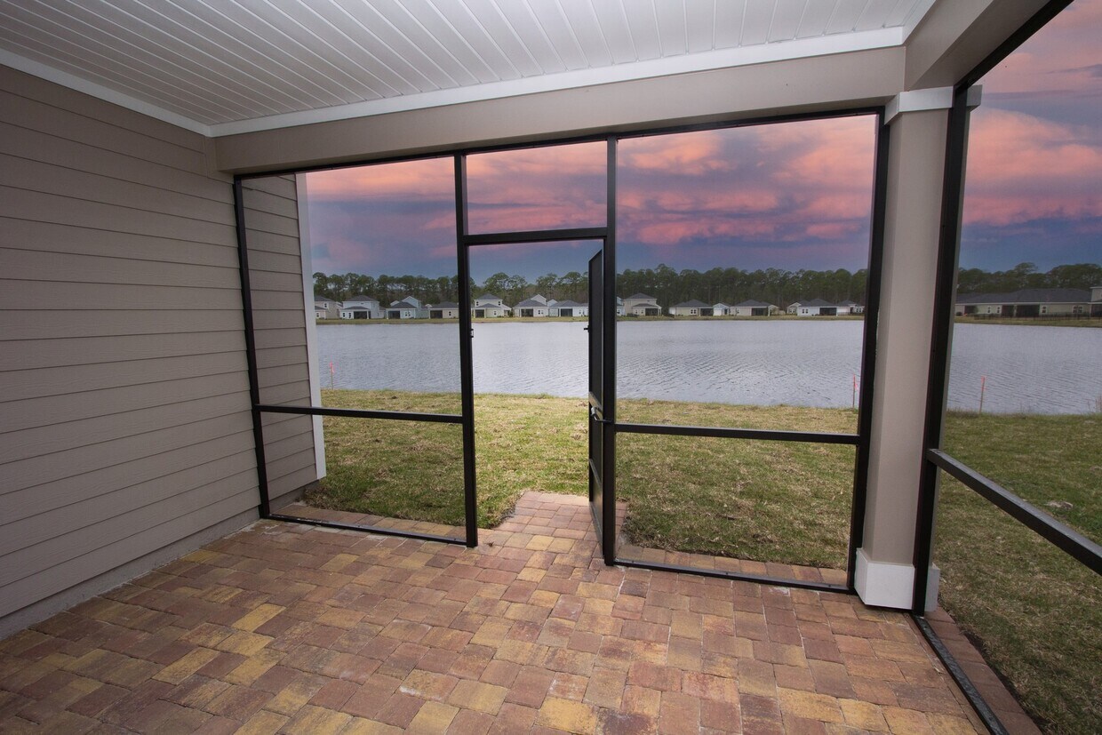 Foto principal - 212 Lake Sinclair St