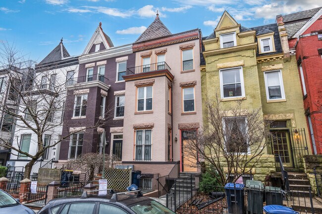 Foto del edificio - 1448 Newton St NW