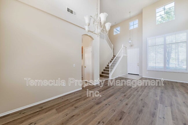 Foto del edificio - 43136 Sereno Dr