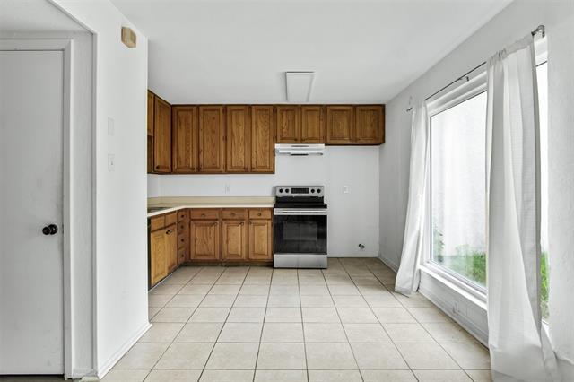 Foto del edificio - 9214 Sweetwater Dr