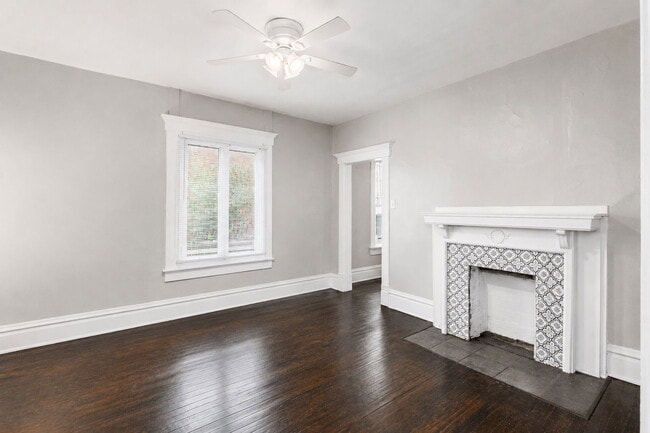 Building Photo - 24 E Blake Ave