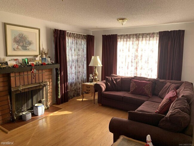 Foto del edificio - 3 br, 1.5 bath House - 11374 Acrux Dr