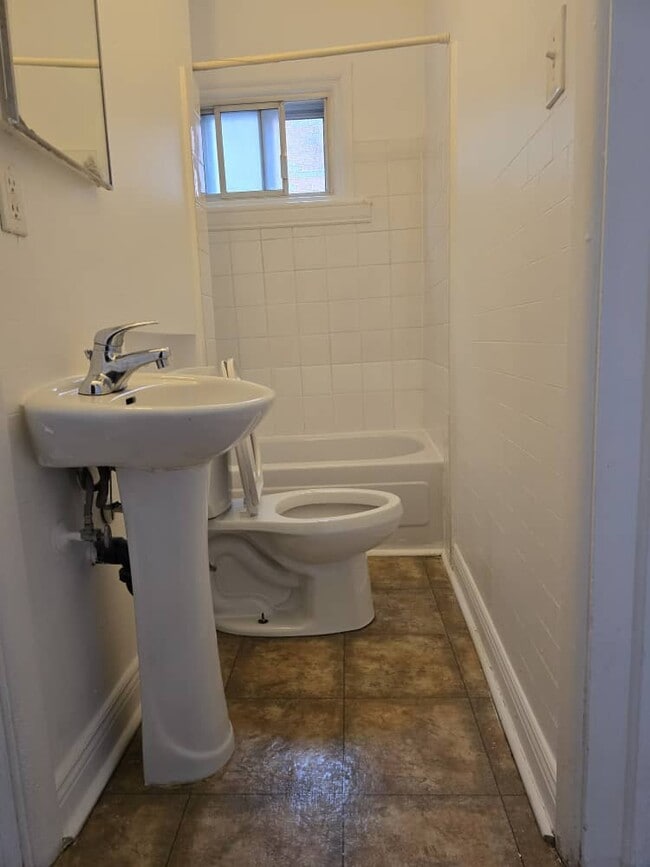 Building Photo - 362 Friel St
