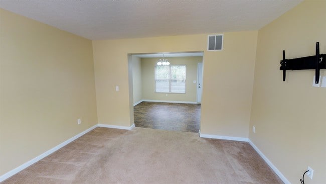Building Photo - 1247 E Henry Clay Ave